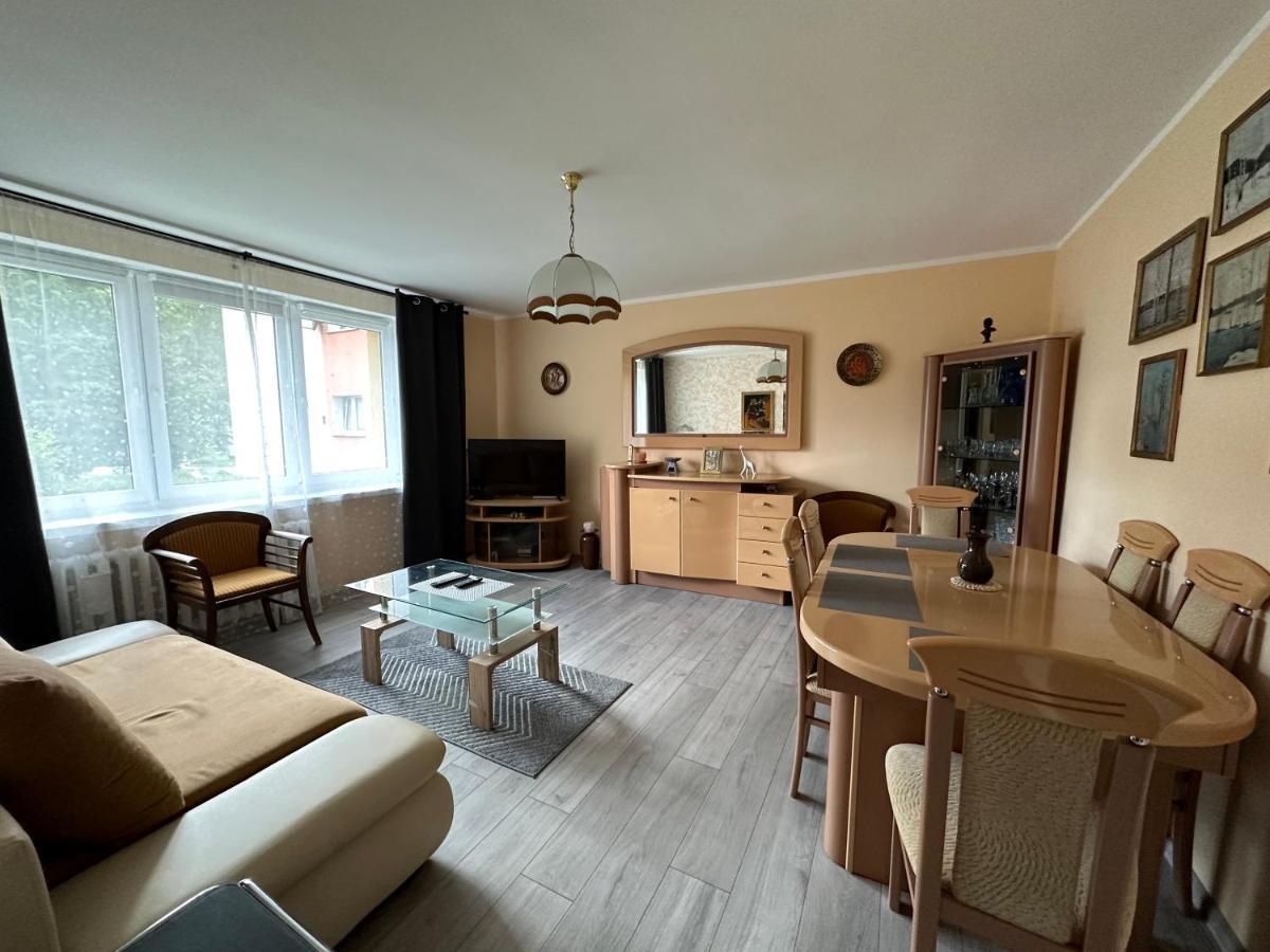 Tradycyjne Mieszkanie Przy Parku Norweskim Jelenia Góra Exterior foto
