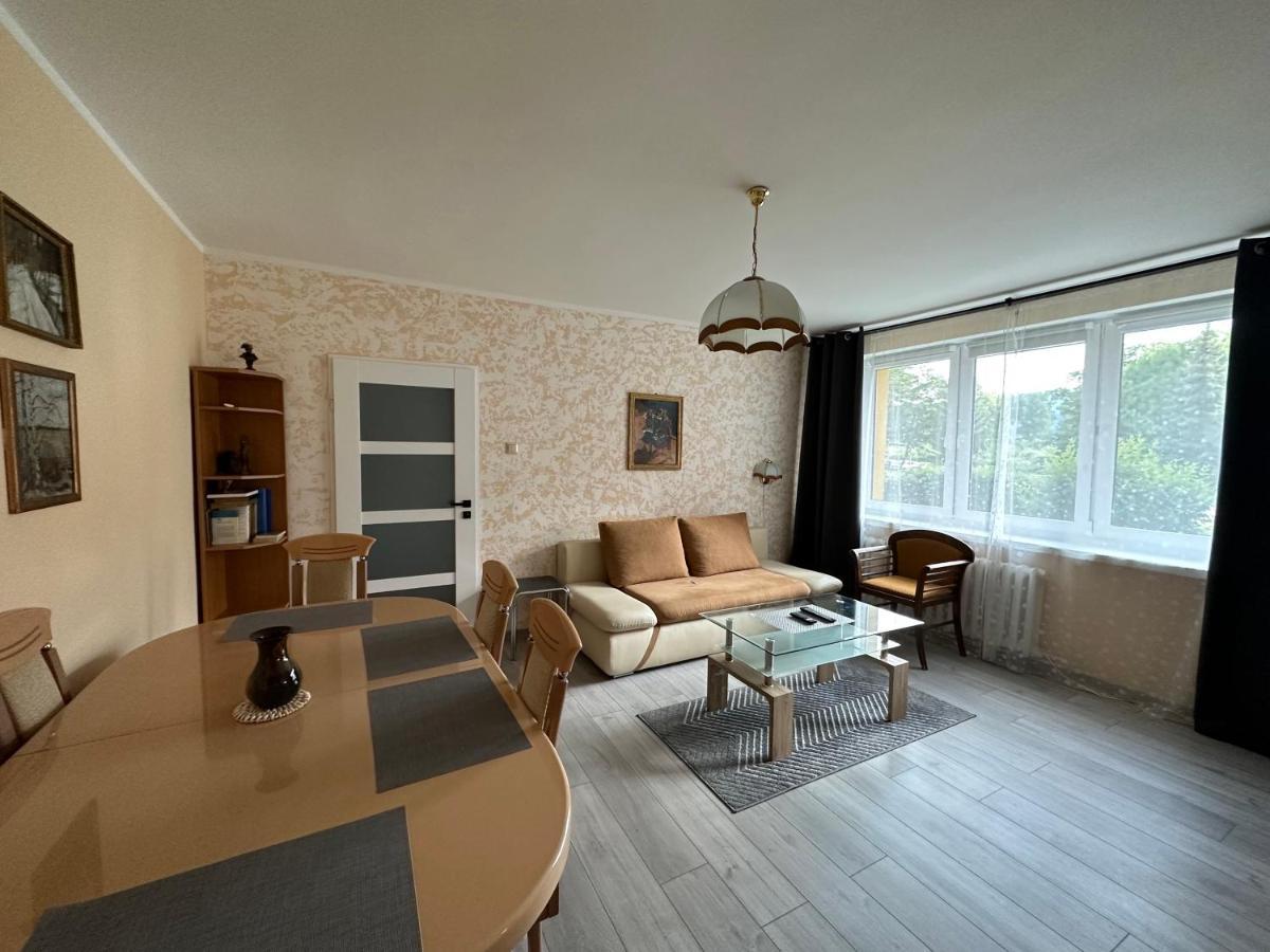 Tradycyjne Mieszkanie Przy Parku Norweskim Jelenia Góra Exterior foto